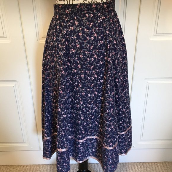 Gunne Sax Dresses & Skirts - 1970s Vintage GUNNE SAX calico floral skirt size 5